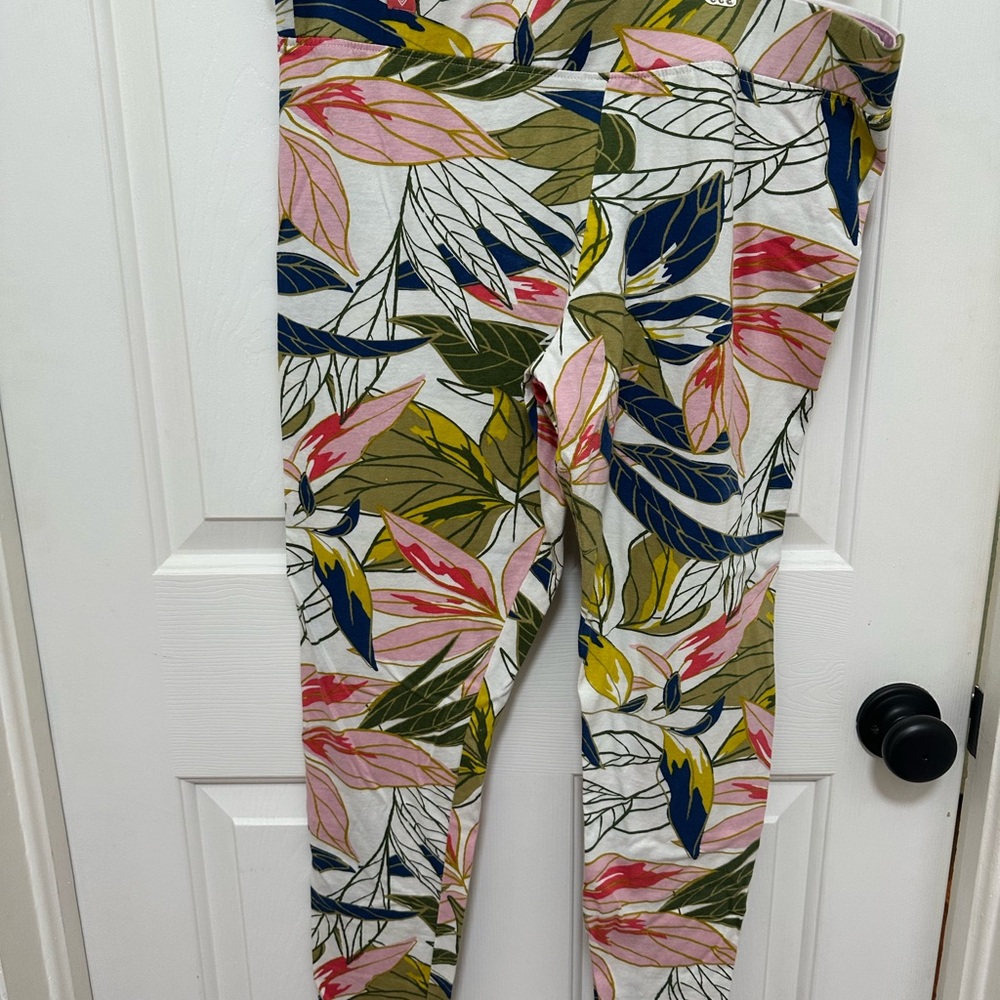 0060 Vera Bradley White Leggings with Pink, Navy & Yellow Leaf Print leggings LG